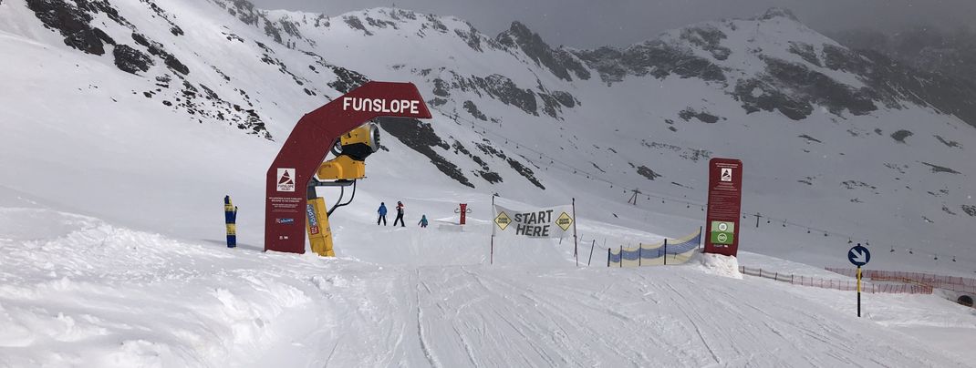 The Funslope starts at the top station of the 8-seater chairlift Giggijoch.
