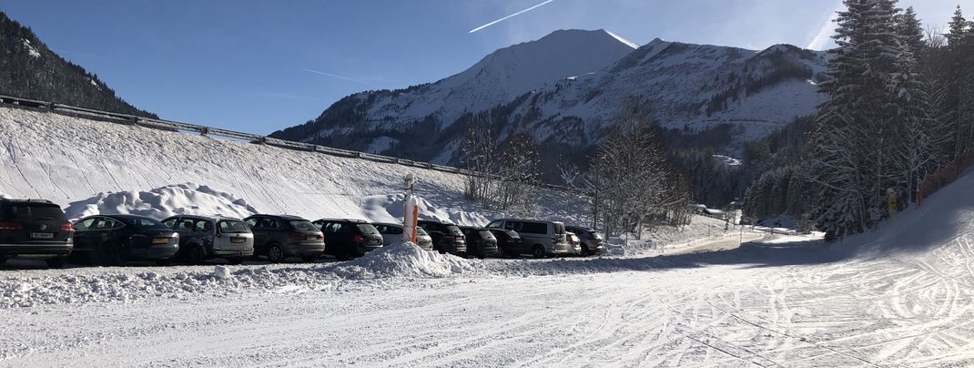 Auch an der Almkopfbahn gibt es genügend Parkmöglichkeiten.
