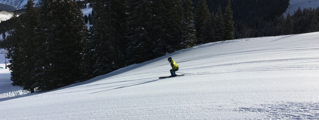 Traumhafte Pisten auf der Frontside und unberührte Tiefschneehänge in den Back Bowls - das ist Skifahren in Vail.