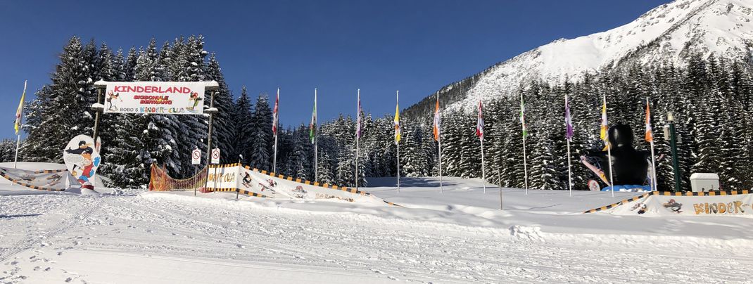 The Kinderland is located directly at the Egghof parking lot.