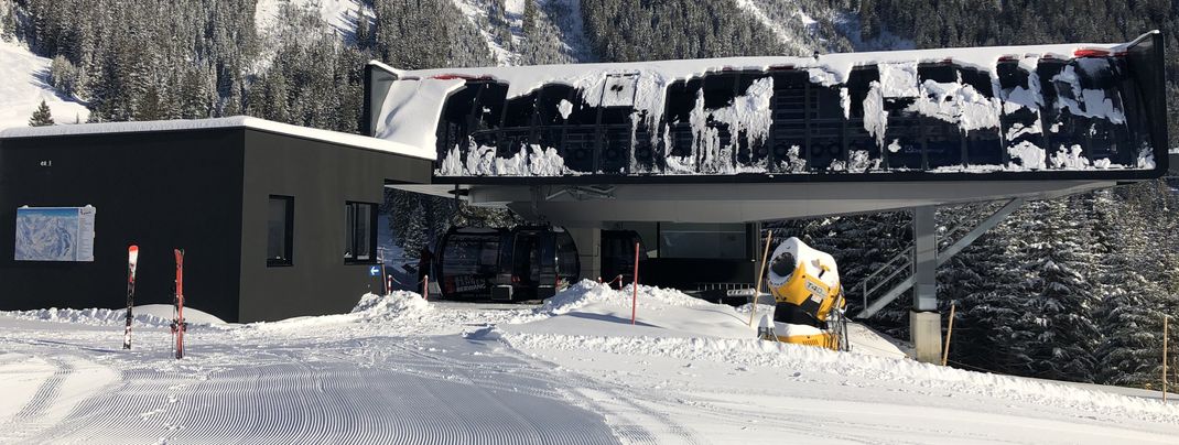 About 80% of the slopes can be artificially snowed.