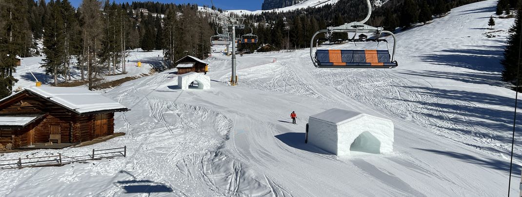 The snow tunnels on the Tschein slope are fun.