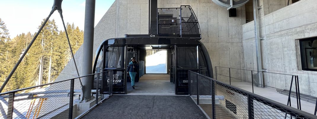 The ride on the Cabrio cable car is an exciting experience.