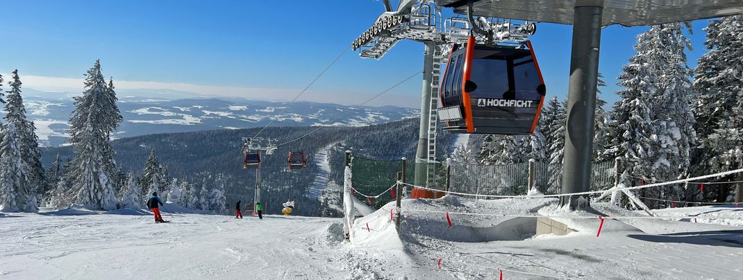 Die Skiarena Hochficht bietet Skispaß für Groß und Klein.