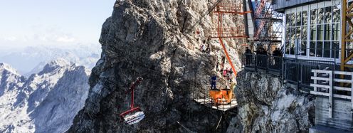 Bauarbeiten in fast 3.000 Metern Höhe - hier sind exakte Planung und volle Konzentration gefordert.