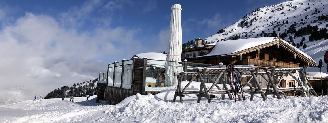 Uriges Ambiente mit hochwertiger Küche wartet in der Holzalm.