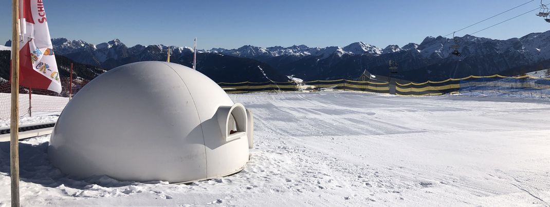 Das Kinderland der Skischule befindet sich oberhalb der Gondelbahn-Bergstation.