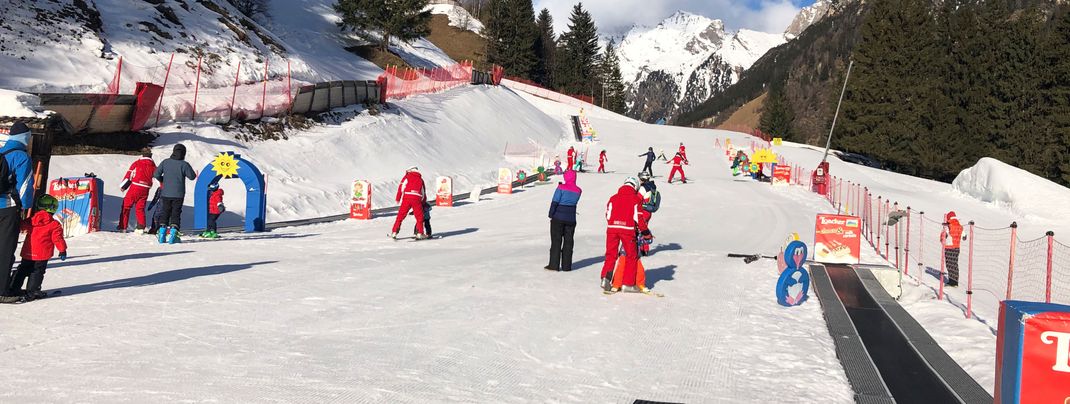 Fichti's Kinderland befindet sich direkt an der Talstation des Sessellifts