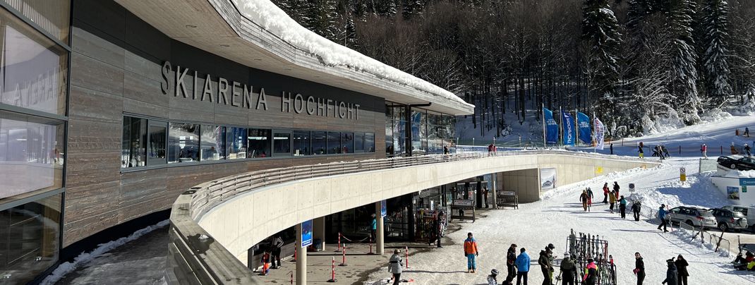 There is a large self-service restaurant on the upper floor of the ski arena.