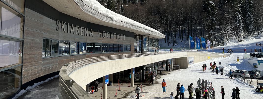 In the Skiarena there is a large self-service restaurant and Fichtl's family restaurant.