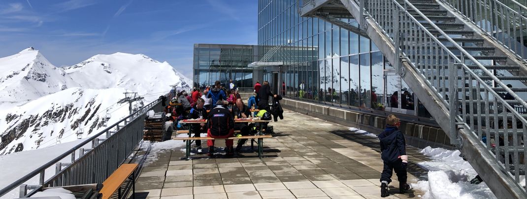 Die Eissee-Terrasse befindet sich auf der Südseite des Restaurants.