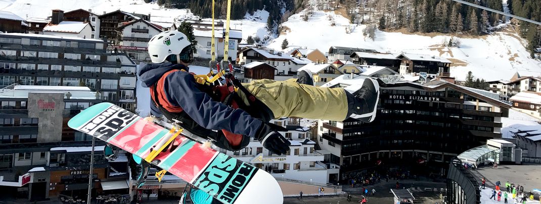 Beim Flug mit dem Skyfly erreichst du, 50 Meter über dem Boden hängend, Geschwindigkeiten bis zu 84 km/h.