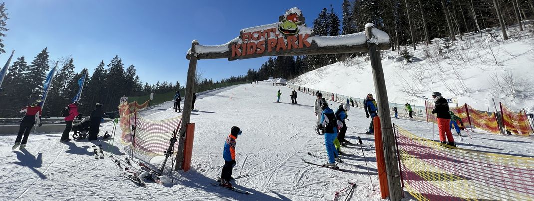 An der Talstation liegt Fichtls Kids Park mit Zauberteppich.