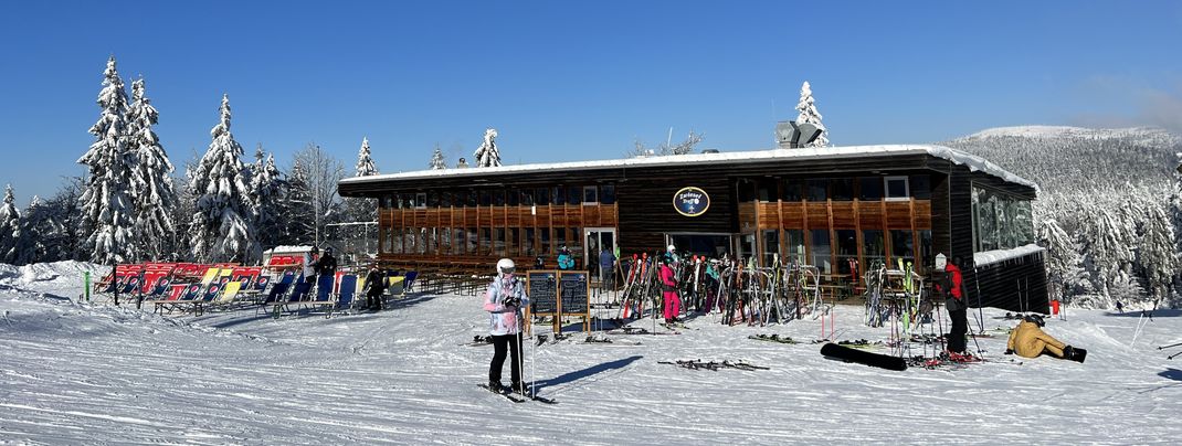 The Zwieseltreff is located between Schwarzenberg lift and Zwieselberg lift.