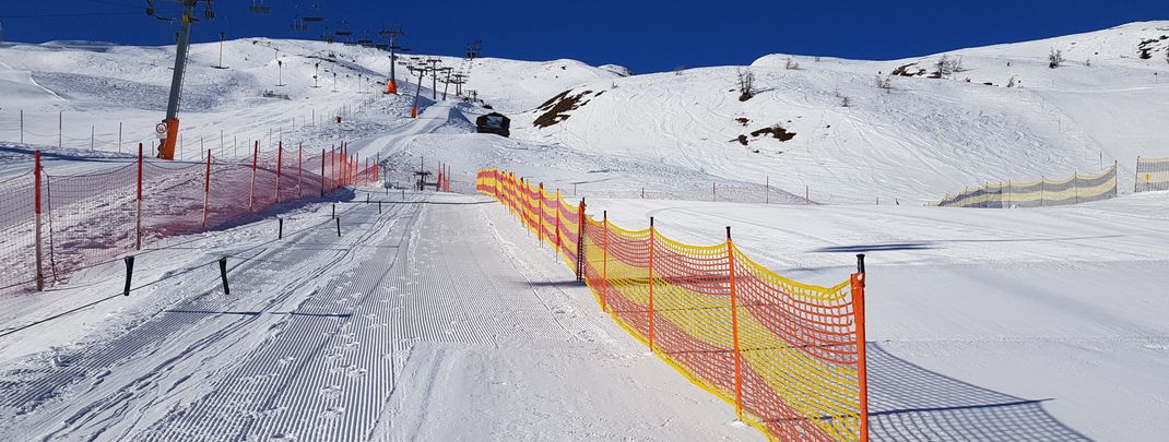 There is a rope lift at the practice slope.