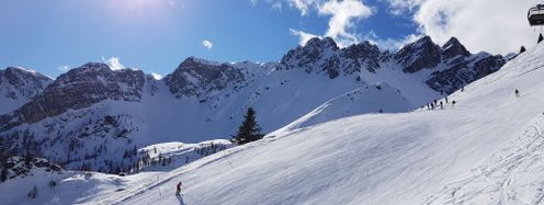 Bestens präparierte Pisten und ein traumhaftes Panorama warten in Ladurns.