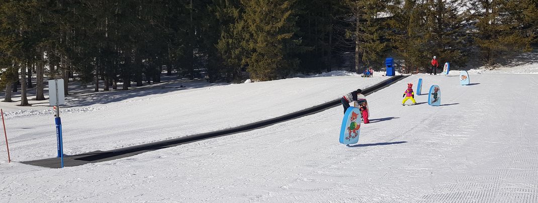 Neben der Thanellerbahn gibt es ein kostenloses Förderband zum Üben.