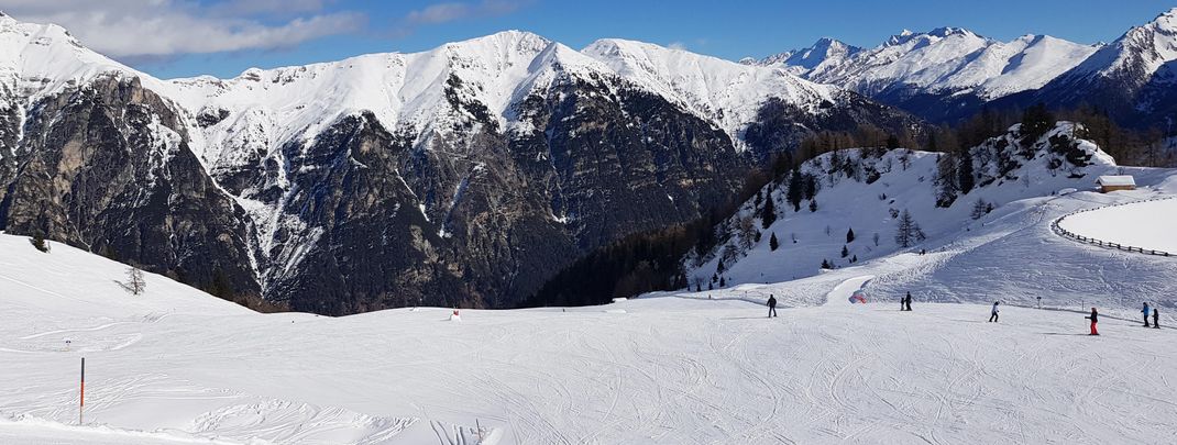 Wide pistes offer enough space for first attempts.