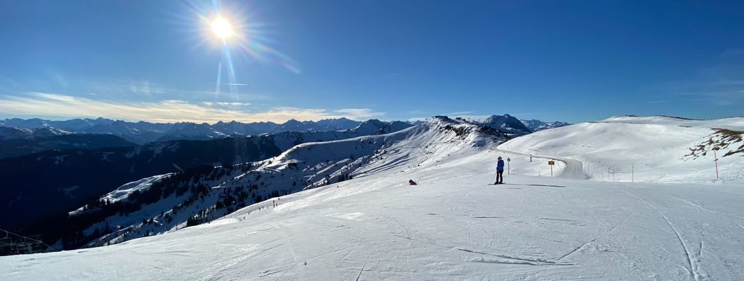 Weite Abfahrten ermöglichen abseits der Piste ein sicheres Tiefschneefahren