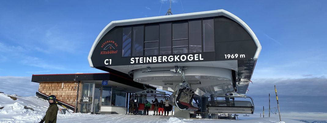 Der Lift C1 Steinbergkogel begeistert mit Sitzheitzung und Verdeck.