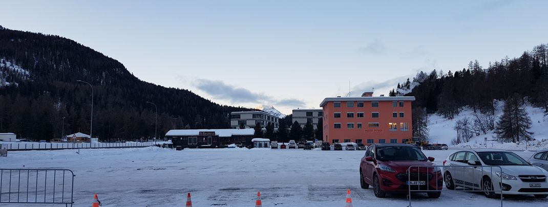 Parkplatz an der Signalbahn in St. Moritz.
