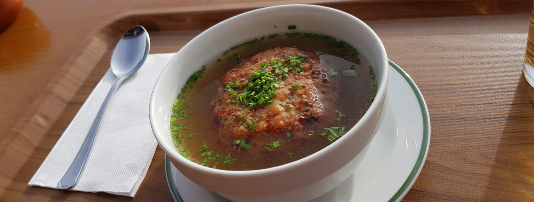 Among other things, we enjoyed a Kaspressknödel soup at the Hochalm.