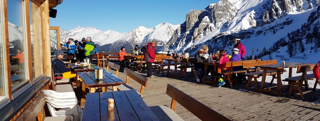 From the sun terrace of the Edelweiss Hut you have a fantastic view.