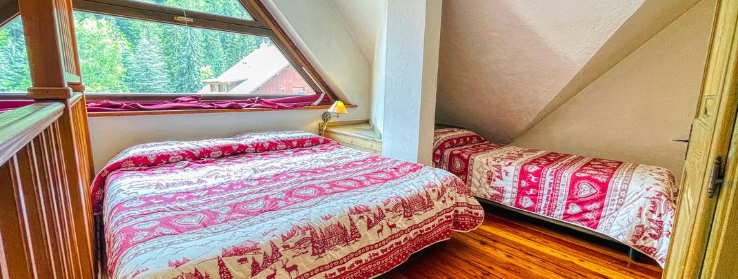 Attic one-bedroom apartment