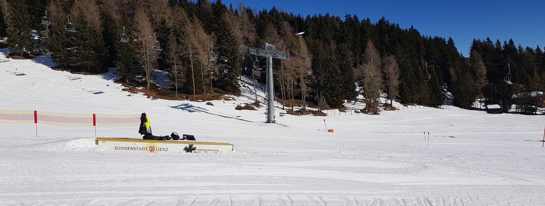 Der kleine Funpark liegt zwischen der Wartschenbrunn-Sesselbahn und dem Biedner Tellerlift.
