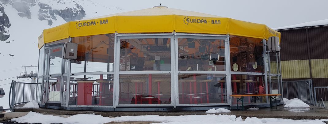 An der Mittelstation gibt es eine Schirmbar.