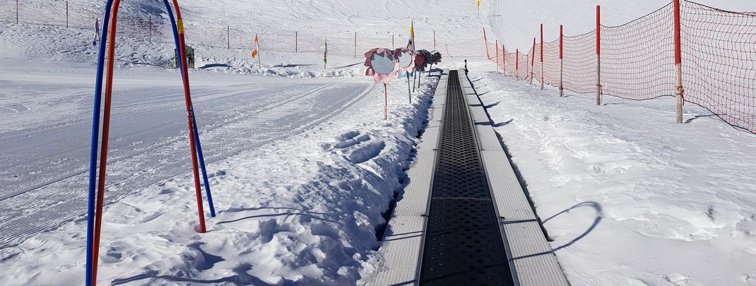 Im Kinderland gibt es einen Zauberteppich.