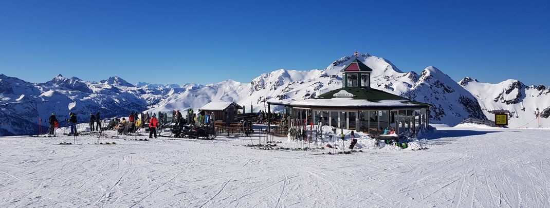 Unweit der Hundskogelalm befindet sich eine Aussichtsplattform.