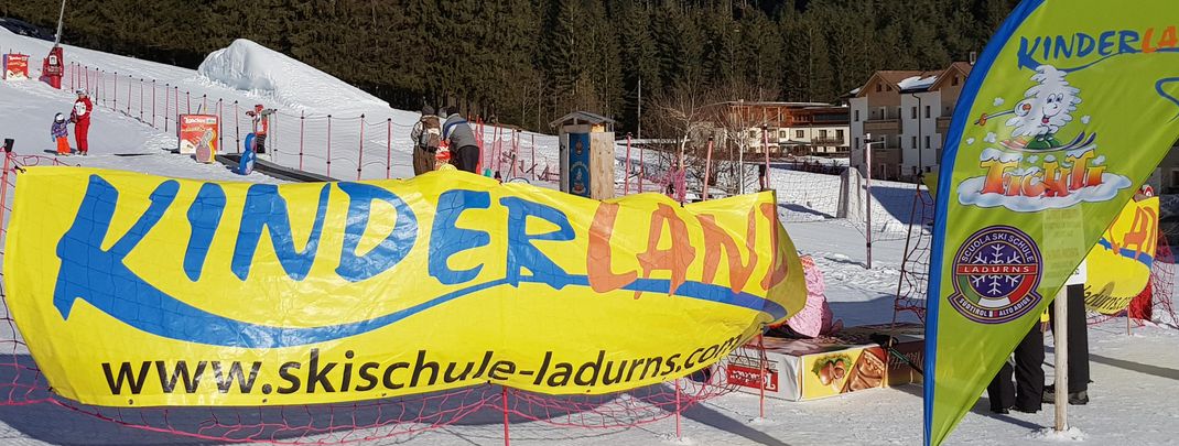 Four magic carpets and an excellent ski school are waiting in the 