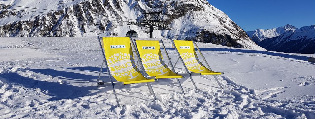 Eine Verschnaufpause bietet sich in der Liegestuhlzone bei der Bergstation der Alpkogelbahn an.