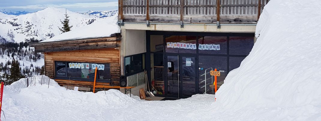 Kinder sind bei der Kinderbetreuung am Triassic Park bestens aufgehoben.