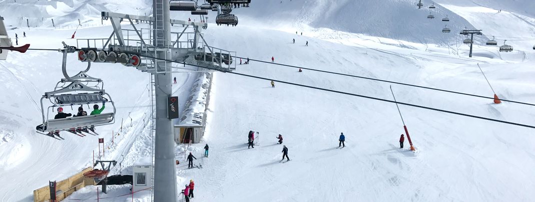 Weltweit einzigartig ist die Stützenkonstruktion der Stütze Nr. 9 der Höllbodenbahn, die gleichzeitig auch die Stütze Nr. 3 der Flimjochbahn ist.