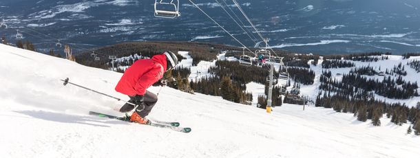 Sieben Lifte gibt es im Skigebiet, darunter sechs Sessellifte.