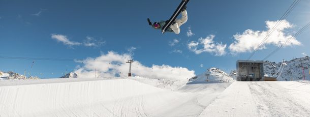 Die neue Superpipe im Corvatsch Park ist das perfekte Trainingsgelände für die Freestyle-WM 2025.