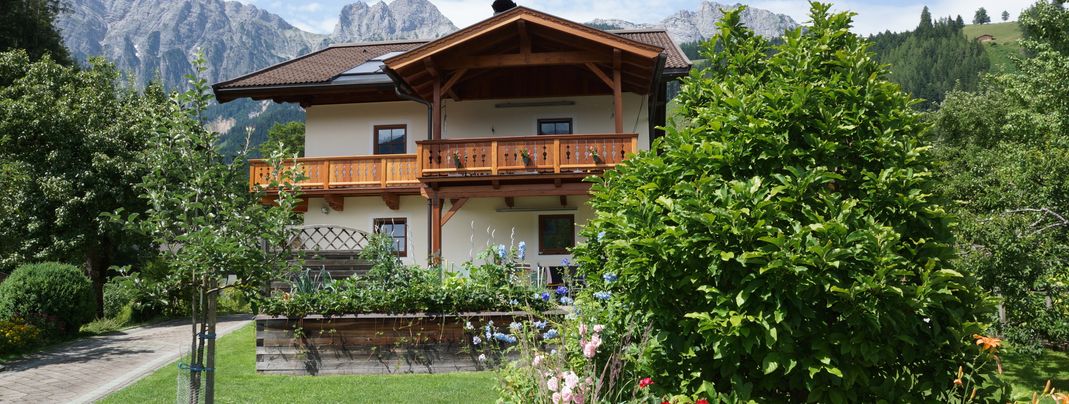 Südansicht mit Garten