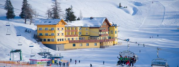 Hotel Hierzegger - mitten im Skigebiet
