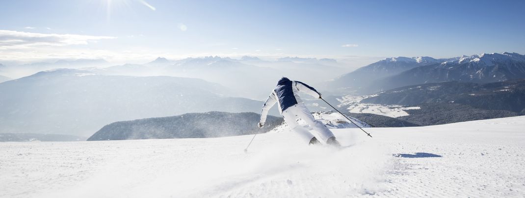 Sonnige breite Pisten machen das Skigebiet zum Geheimtipp für einen unvergesslichen Urlaub.