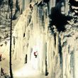 Eiskelttern am gefrorenen Wasserfall ist ein ganz besonderes Erlebnis für Kletterfreunde.