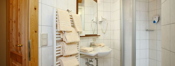 Badezimmer im Hotelzimmer (Beispiel)