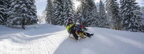 Schlitteln statt Skifahren: Die Skipisten in Braunwald werden geschlossen, gerodelt wird aber weiterhin.