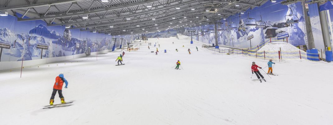 Auch im Sommer täglich geöffnet: die Skihalle in Neuss.