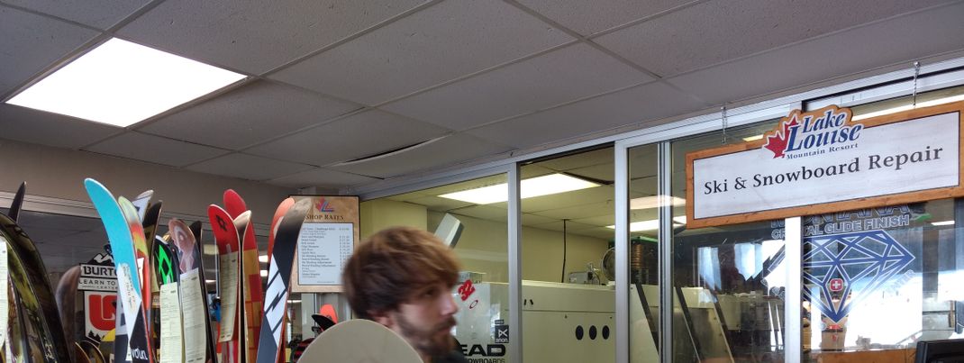 Review about Lake Louise Mountain Resort - Category: Service