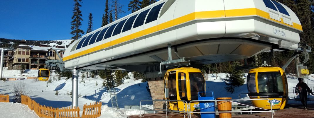 Eine Gondelbahn sorgt für einen reibungslosen Transport zu und vom Adventure Park