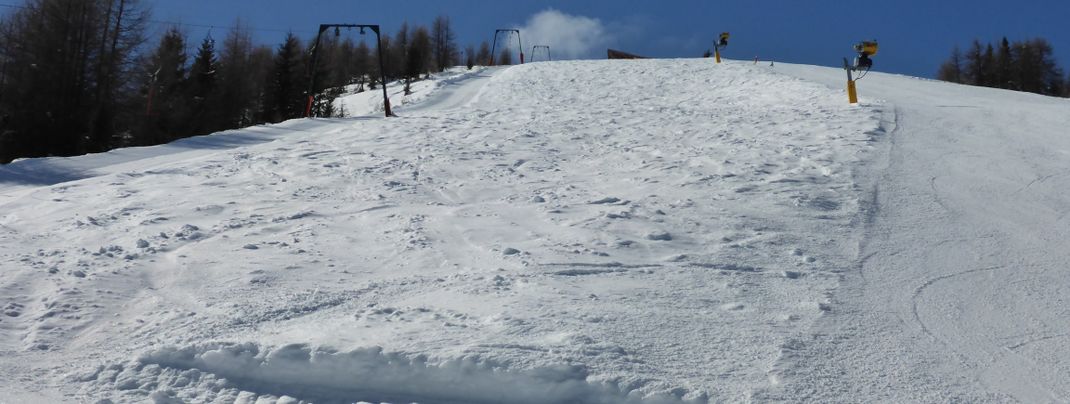 Die einzige schwarz markierte Piste im Skigebiet befindet sich unterhalb der Conny-Alm.