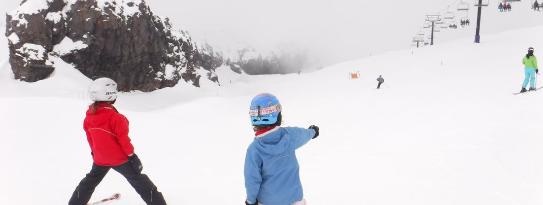 K Road Abfahrt, links der Waterfall Express Chairlift