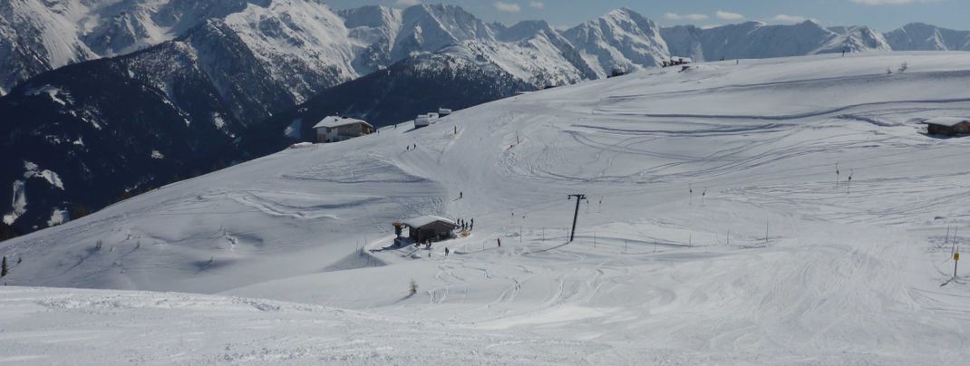 Die hohe Lage des Skigebietes verspricht Schneesicherheit. Die Pisten sind außerdem besonders für Anfänger geeignet.